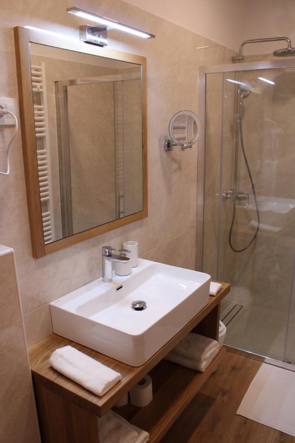Hotel G House à Dutovlje Extérieur photo